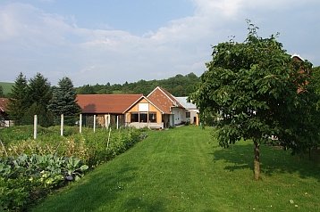 Eslovaquia Byt Svätý Kríž, Exterior